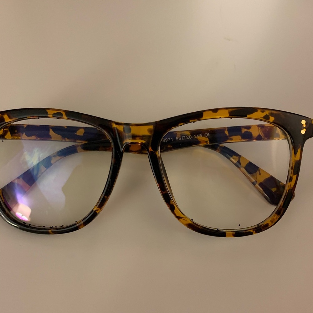 Woman’s blue light glasses